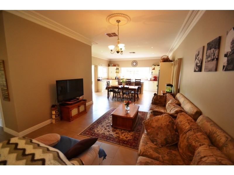 37 The Esplanade, Seymour VIC 3660