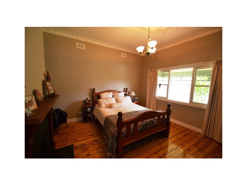 37 The Esplanade, Seymour VIC 3660