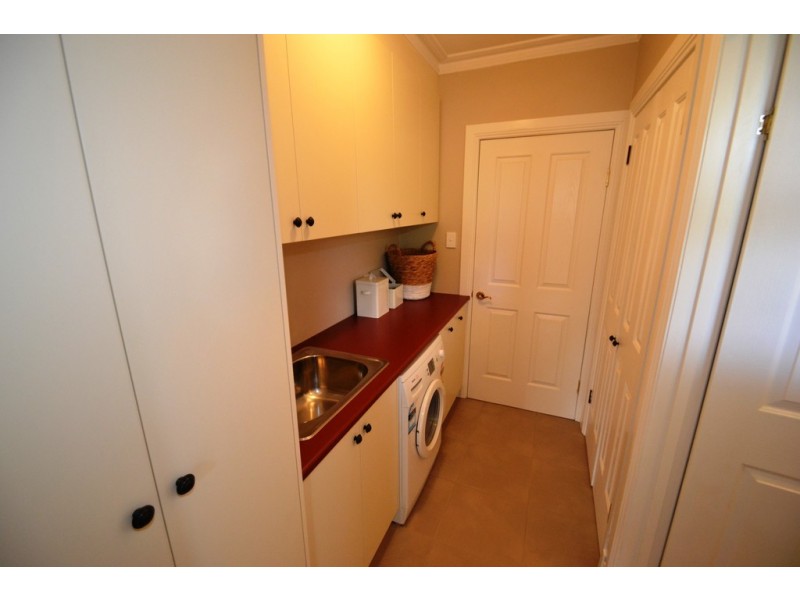 37 The Esplanade, Seymour VIC 3660