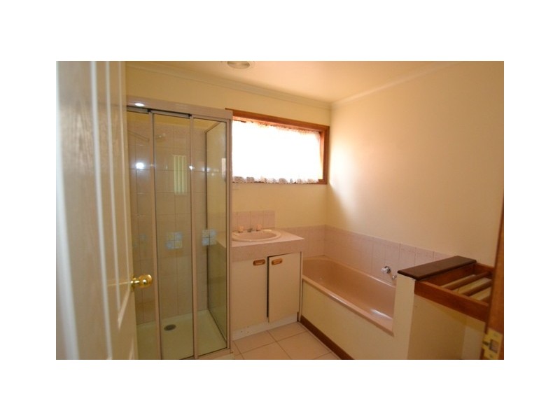 32 Monash Drive, Seymour VIC 3660