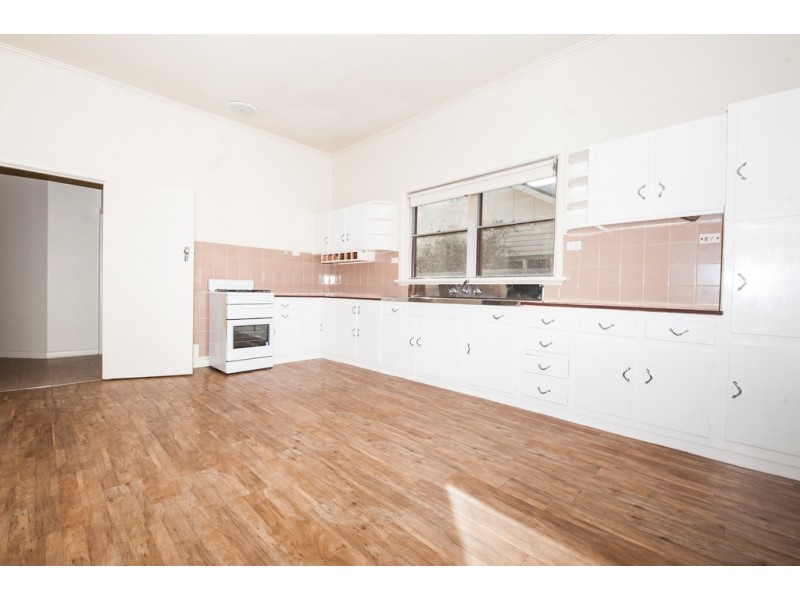 39 The Esplanade, Seymour VIC 3660