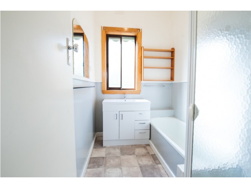 39 The Esplanade, Seymour VIC 3660