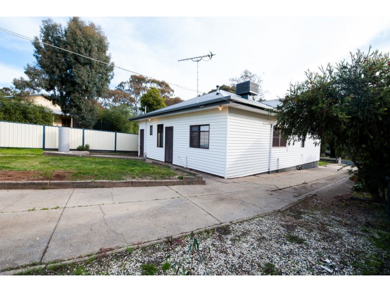 39 The Esplanade, Seymour VIC 3660