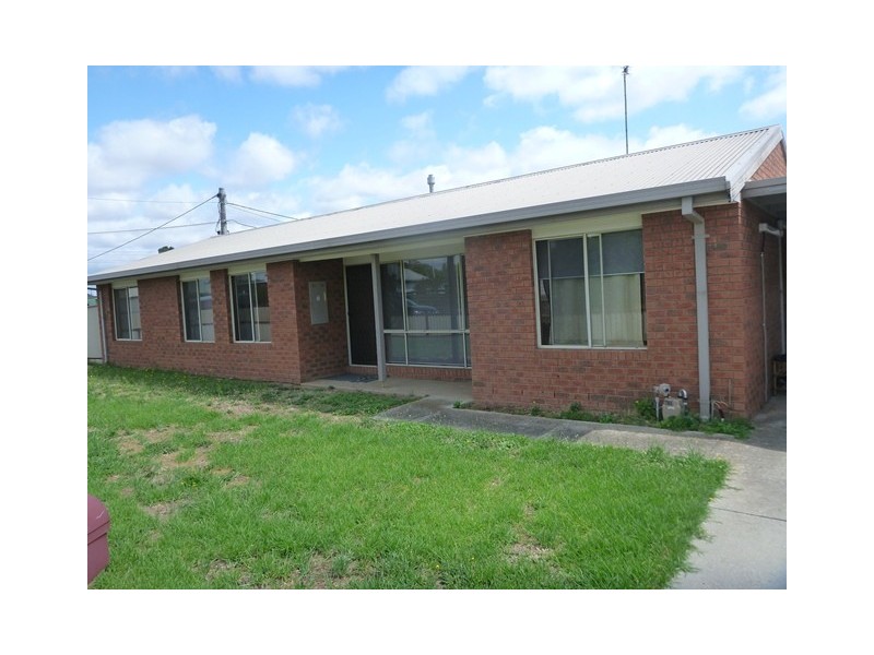 1/2 Parry Street, Seymour VIC 3660
