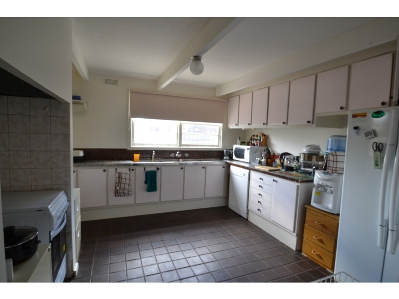 51 Anzac Avenue, Seymour VIC 3660