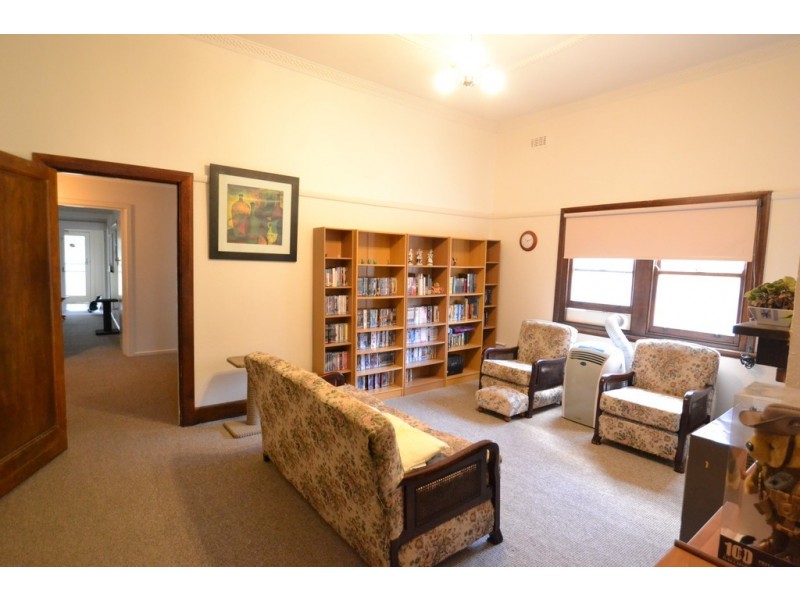 51 Anzac Avenue, Seymour VIC 3660