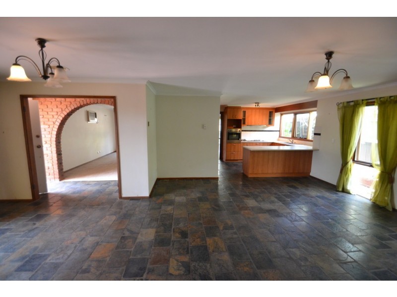 231 Anzac Ave, Seymour VIC 3660