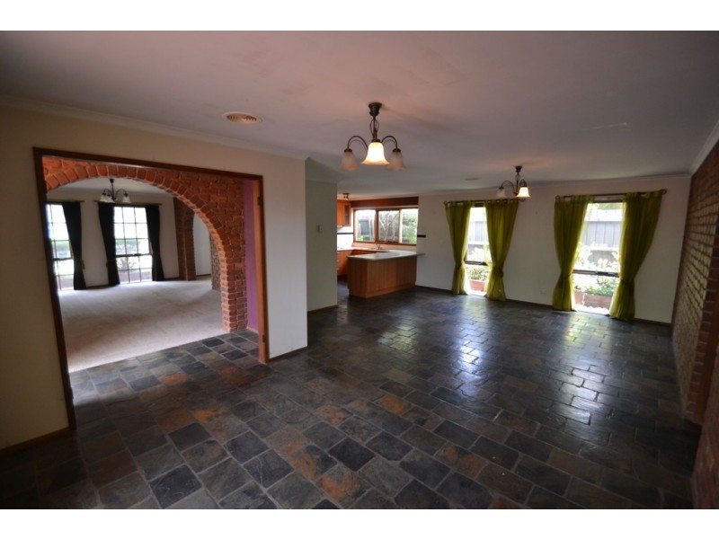 231 Anzac Ave, Seymour VIC 3660