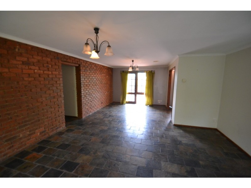 231 Anzac Ave, Seymour VIC 3660