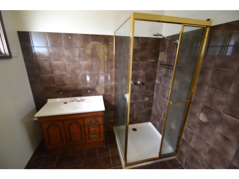 231 Anzac Ave, Seymour VIC 3660