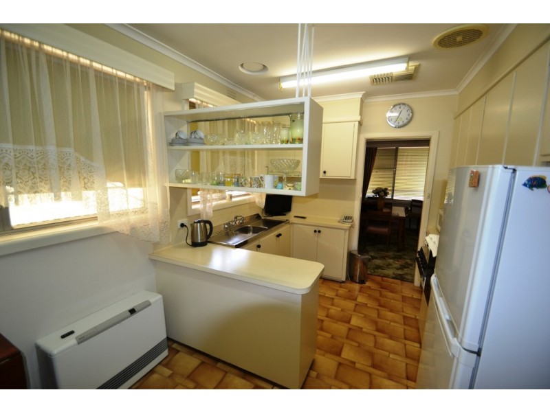 9 Loach Street, Seymour VIC 3660