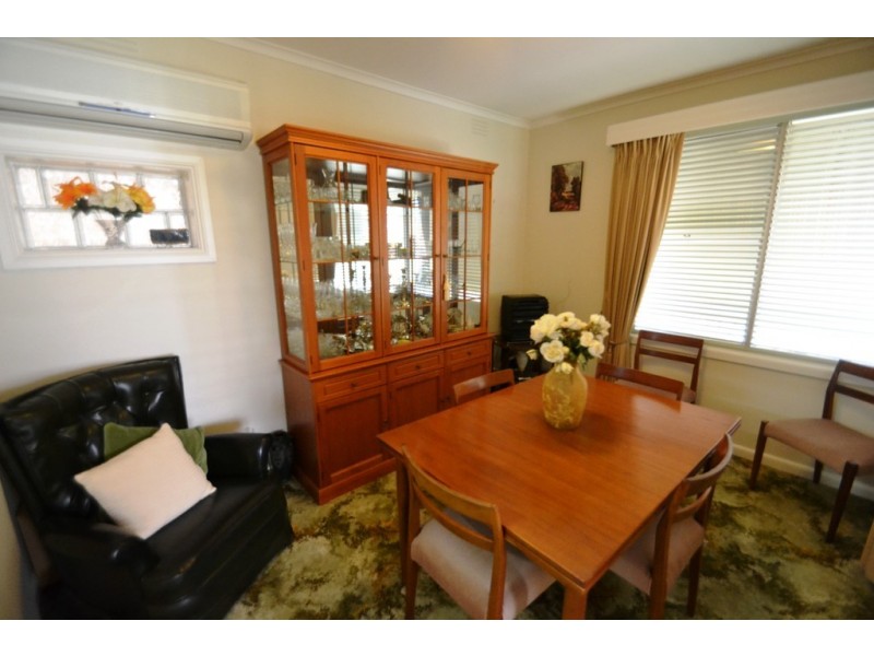 9 Loach Street, Seymour VIC 3660