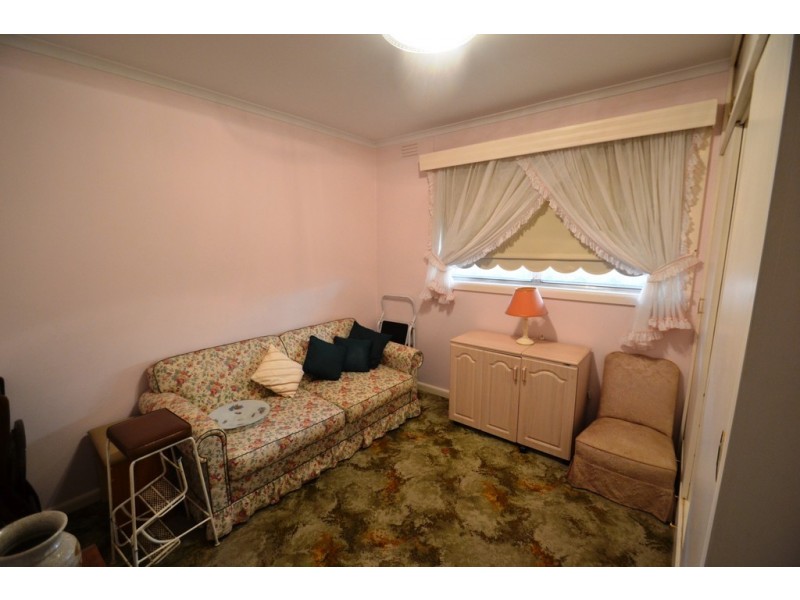 9 Loach Street, Seymour VIC 3660