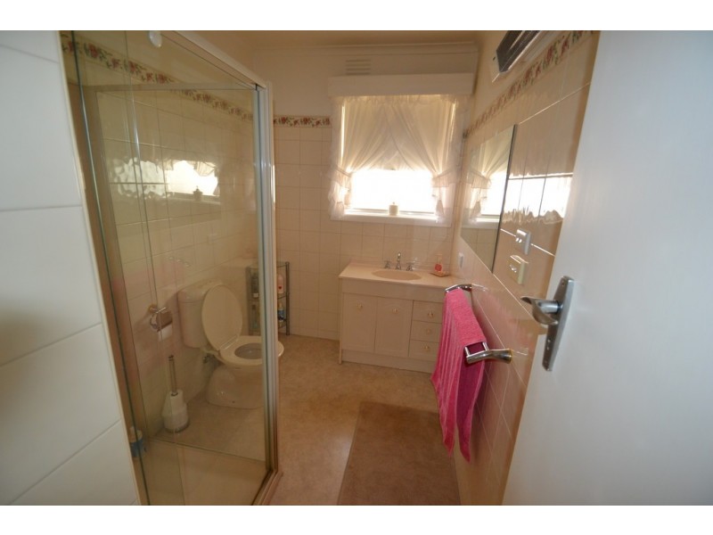 9 Loach Street, Seymour VIC 3660