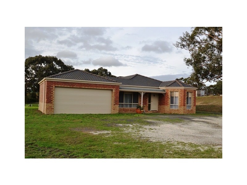 13 Roditis Avenue, Broadford VIC 3658