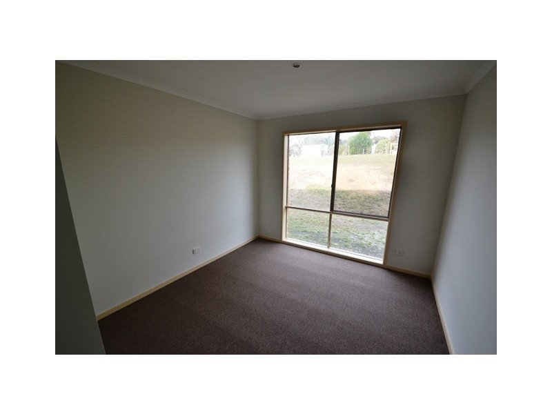 13 Roditis Avenue, Broadford VIC 3658