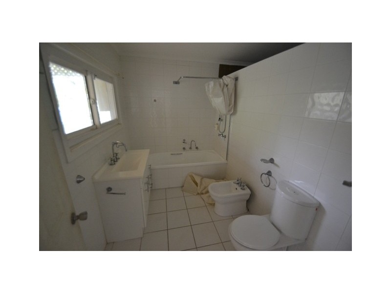 25 Bank Street, Avenel VIC 3664