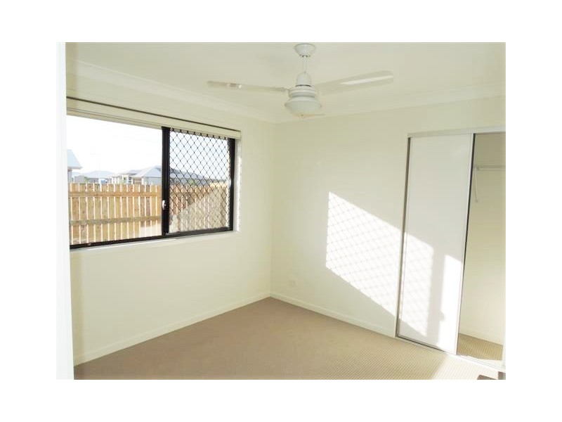 2/17 Barklya Street, Mount Low QLD 4818