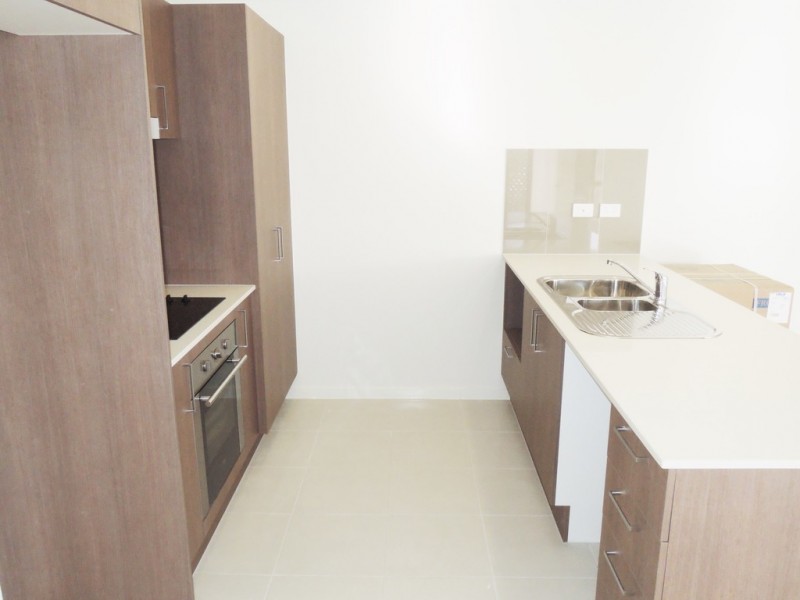 2/17 Barklya Street, Mount Low QLD 4818