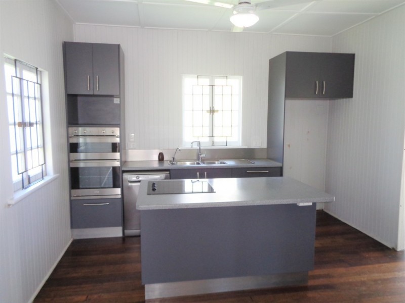 9 Fraire Street, Hermit Park QLD 4812