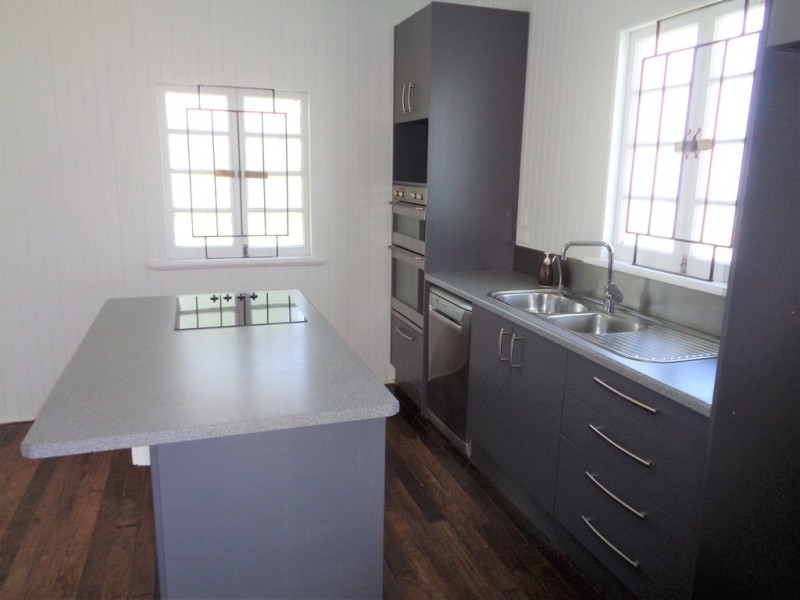 9 Fraire Street, Hermit Park QLD 4812