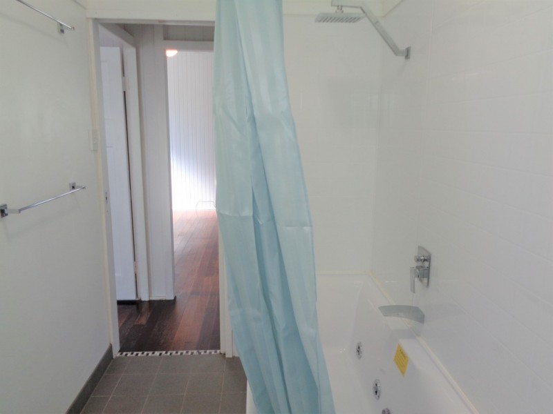 9 Fraire Street, Hermit Park QLD 4812