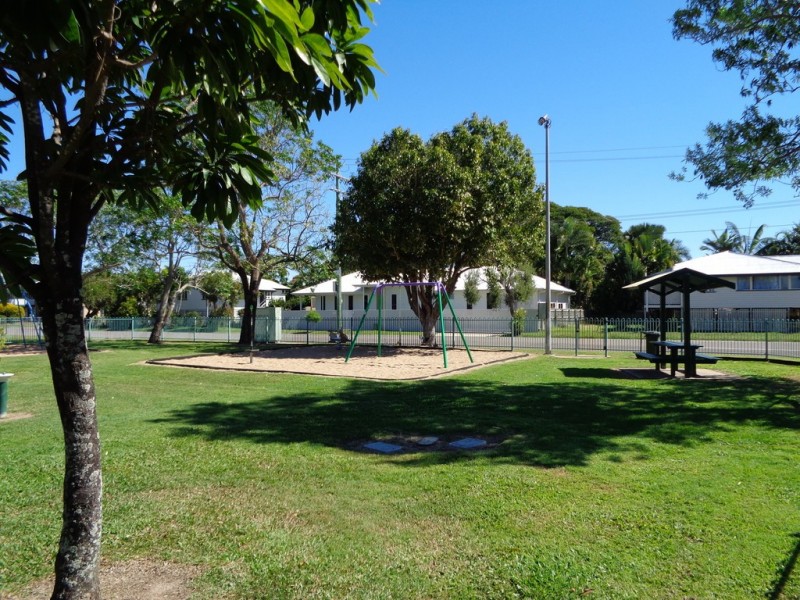 9 Fraire Street, Hermit Park QLD 4812