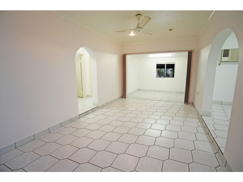 28 The Esplanade, Toolakea QLD 4818