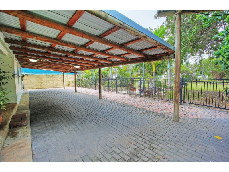 28 The Esplanade, Toolakea QLD 4818