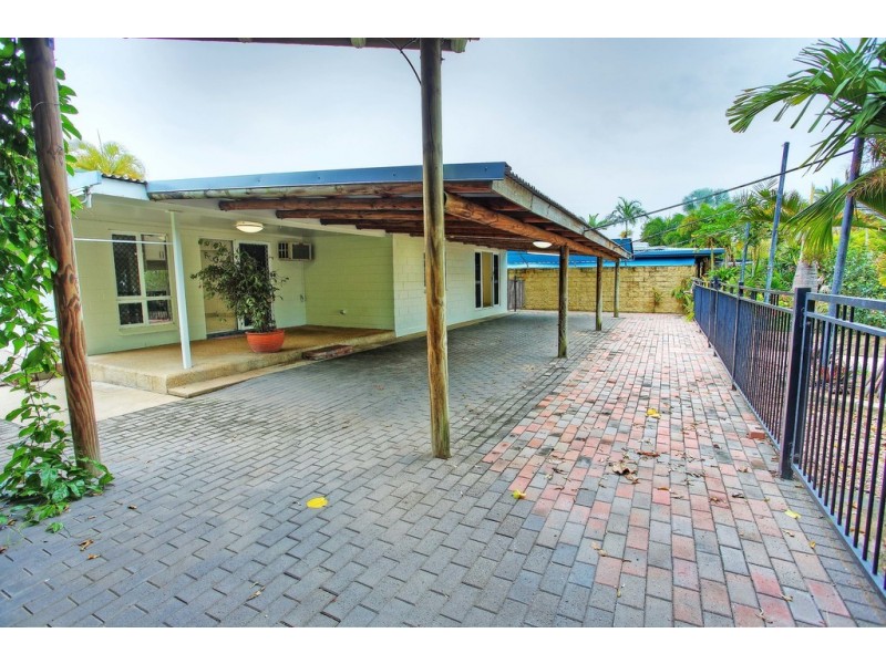28 The Esplanade, Toolakea QLD 4818