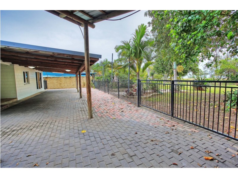 28 The Esplanade, Toolakea QLD 4818