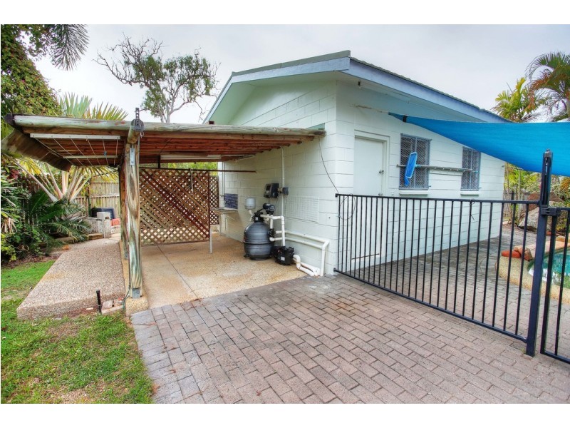 28 The Esplanade, Toolakea QLD 4818