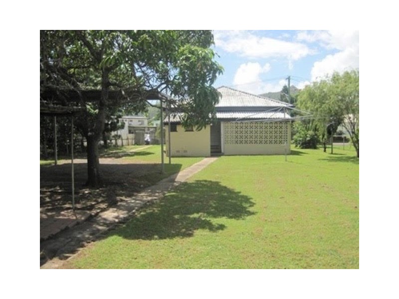 12 Barron Street, West End QLD 4810