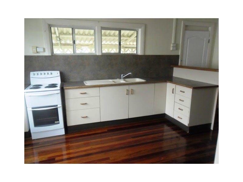 12 Barron Street, West End QLD 4810