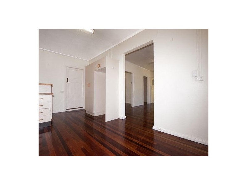 12 Barron Street, West End QLD 4810