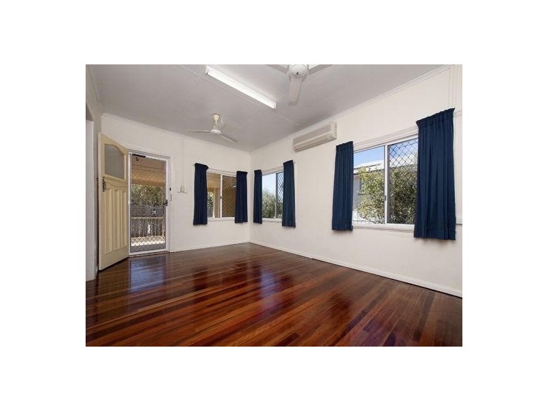 12 Barron Street, West End QLD 4810