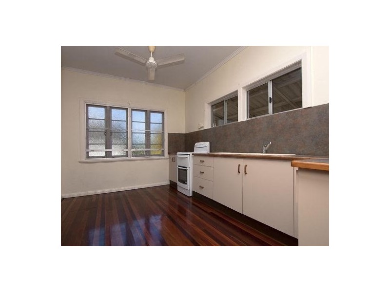 12 Barron Street, West End QLD 4810