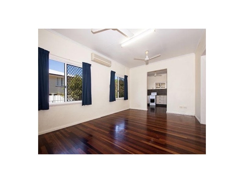 12 Barron Street, West End QLD 4810