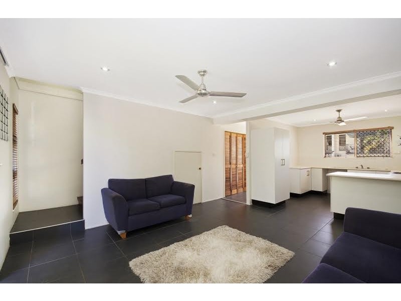2/47 Warburton Street, North Ward QLD 4810