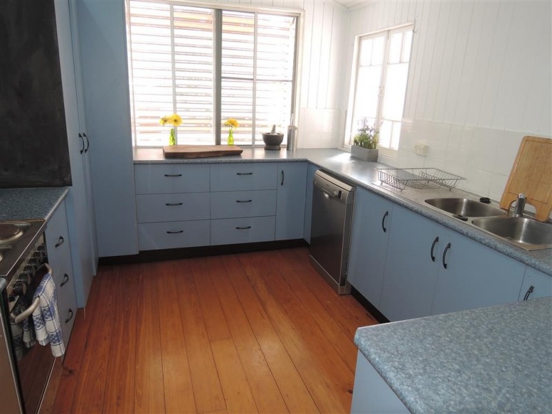 14 Carmody Street, Hermit Park QLD 4812