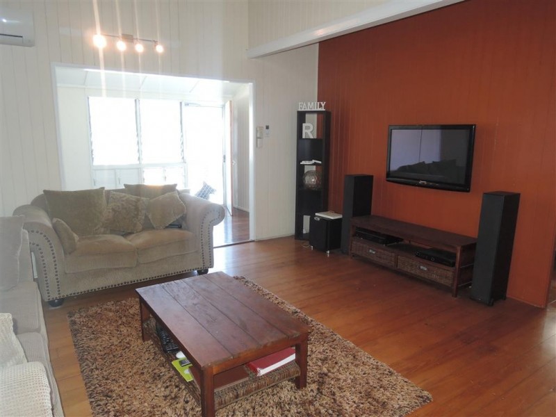 14 Carmody Street, Hermit Park QLD 4812