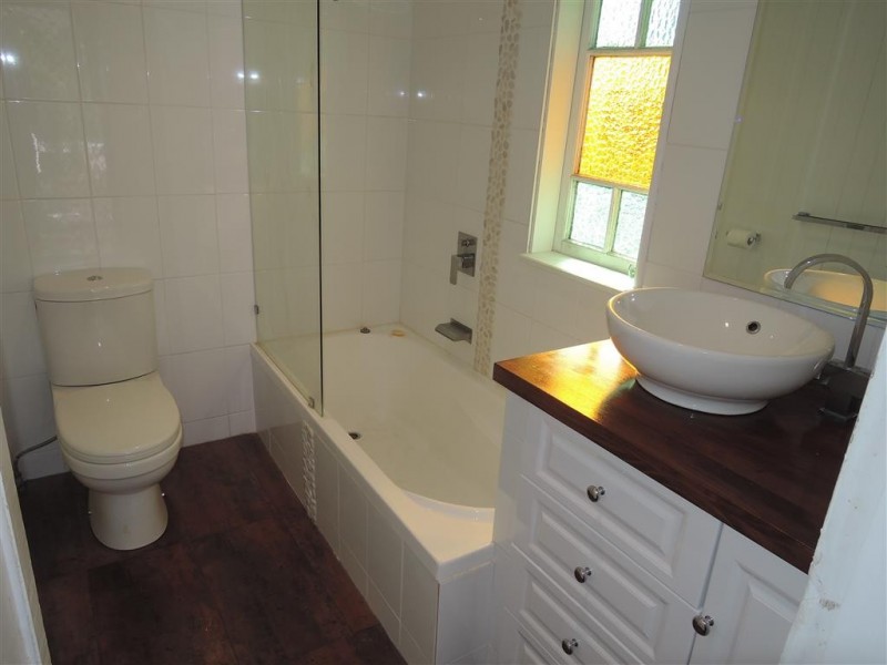 14 Carmody Street, Hermit Park QLD 4812