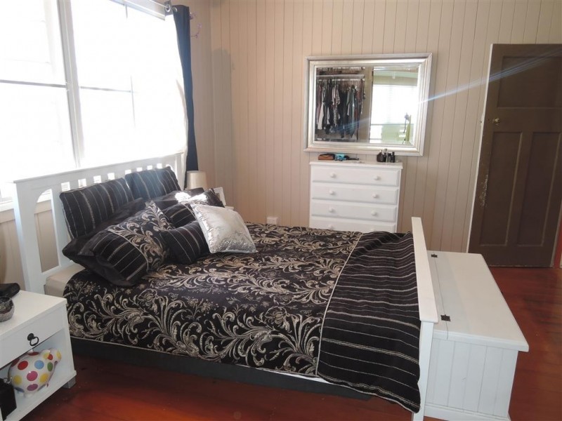 14 Carmody Street, Hermit Park QLD 4812