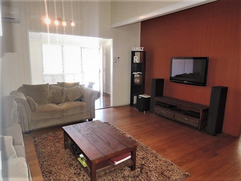 14 Carmody Street, Hermit Park QLD 4812