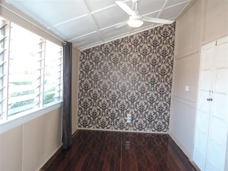 14 Carmody Street, Hermit Park QLD 4812