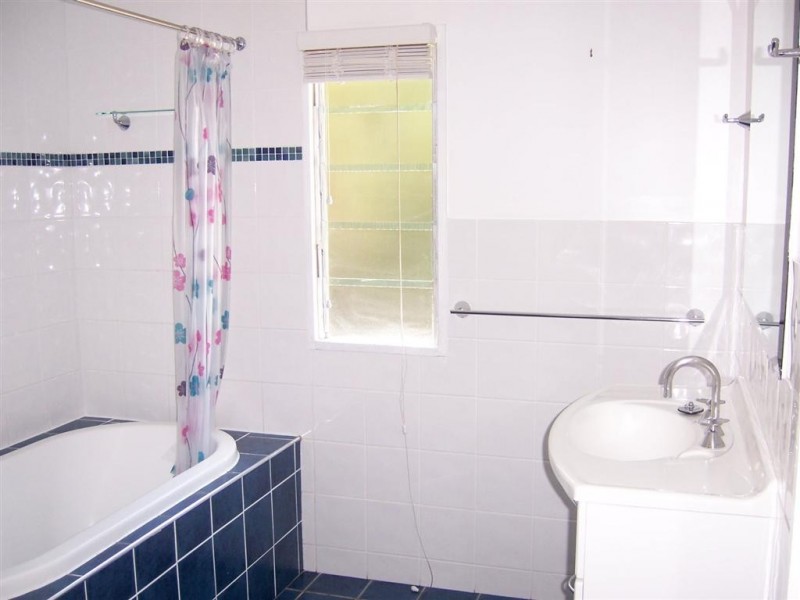 19 Whyte Street, Hermit Park QLD 4812