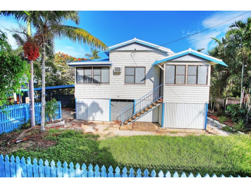 19 Whyte Street, Hermit Park QLD 4812