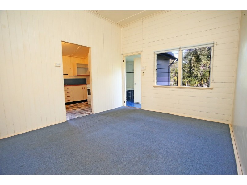 19 Whyte Street, Hermit Park QLD 4812