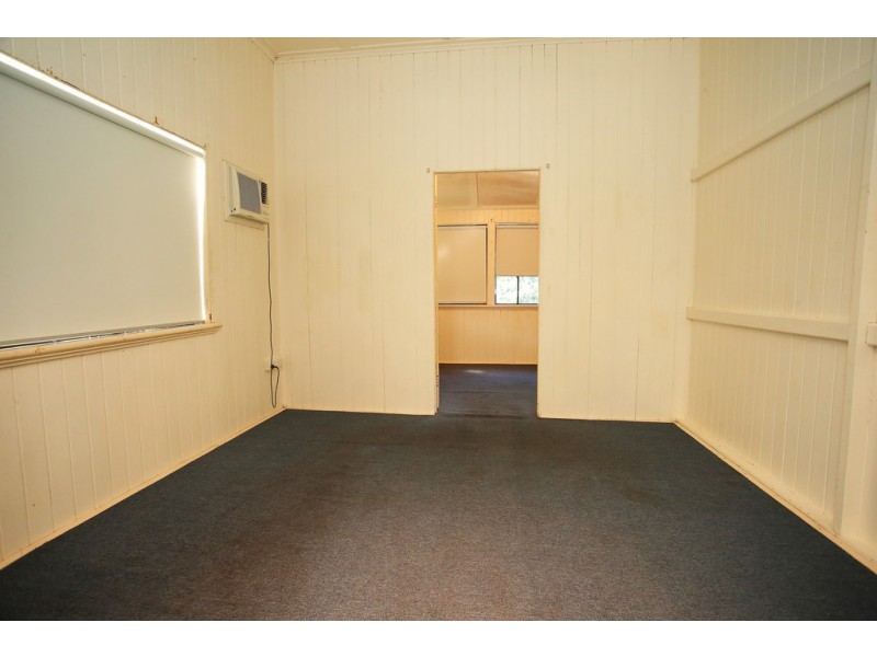 19 Whyte Street, Hermit Park QLD 4812