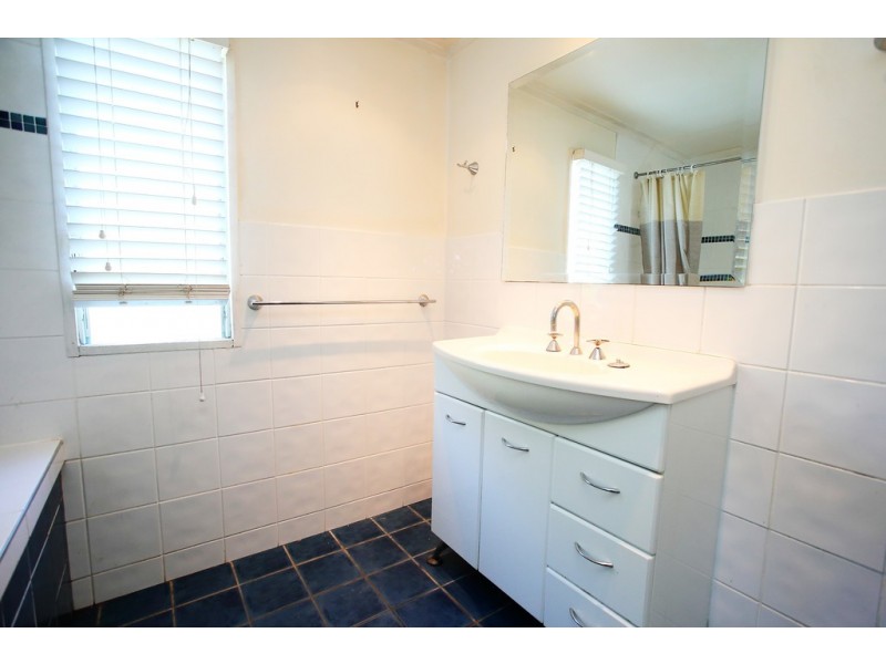 19 Whyte Street, Hermit Park QLD 4812